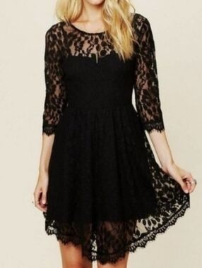 FREE PEOPLE Solid Black Floral Leaf Lace Asvm Asymmetrical Hem Fit Flare size4